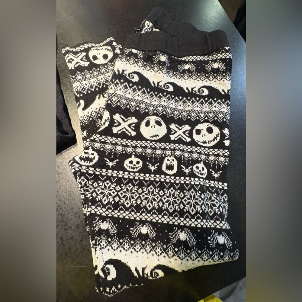 Torrid Jack Skellington winter/thick leggings size 2